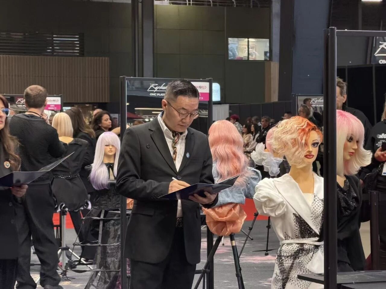 阿杰美发学校创始人阿杰执裁OMC世界杯