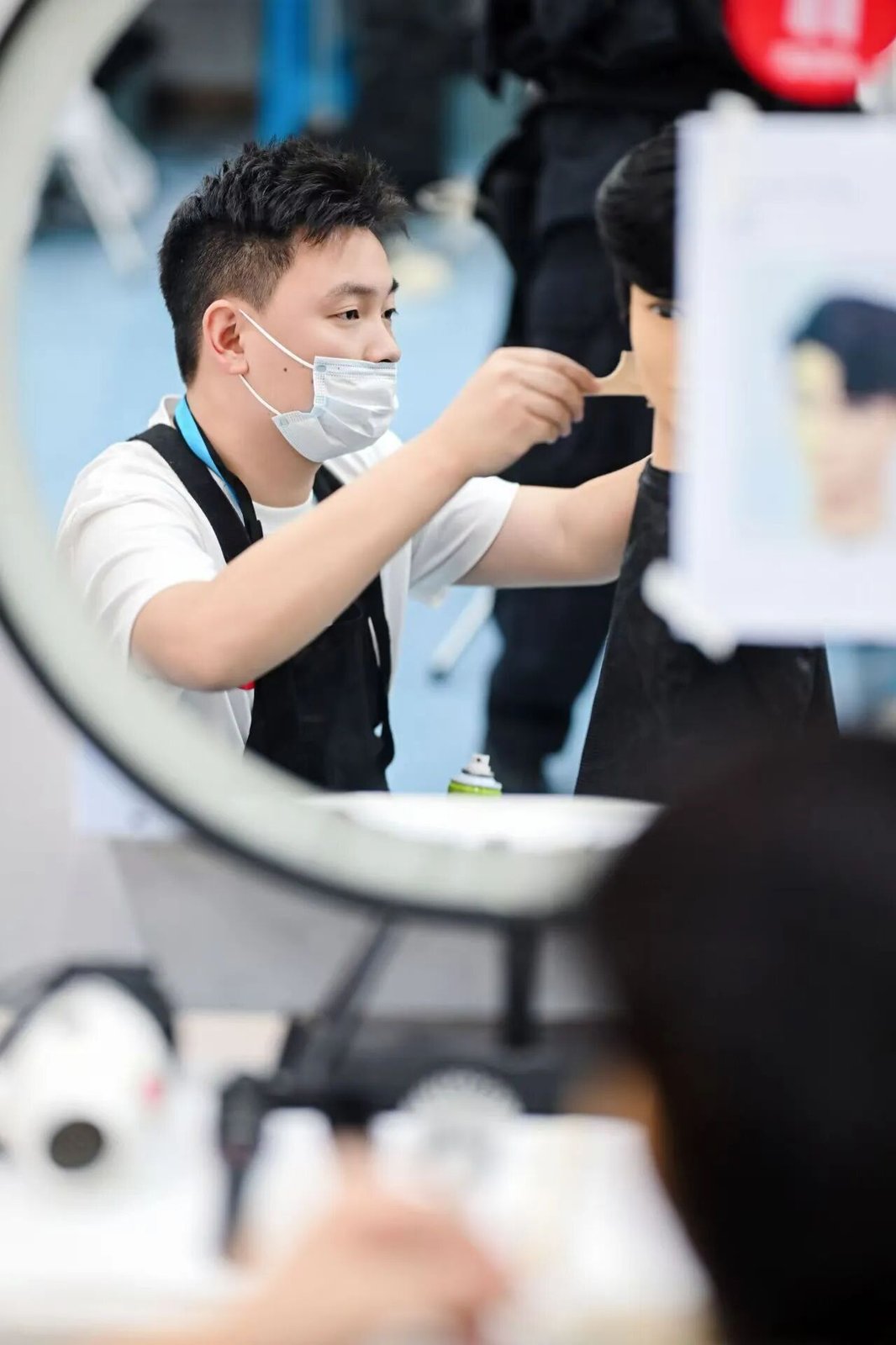 王杰老师摘得美发师项目全场唯一金奖